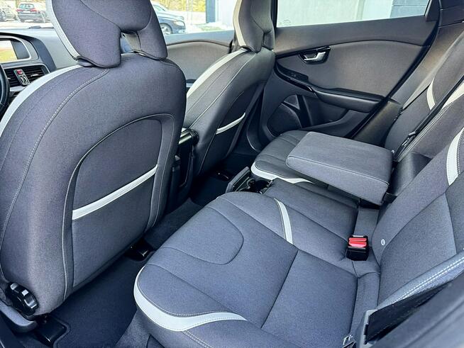 Volvo V40 2019r Full LED Navi BLIS Aktywny Tempomat Gwarancja