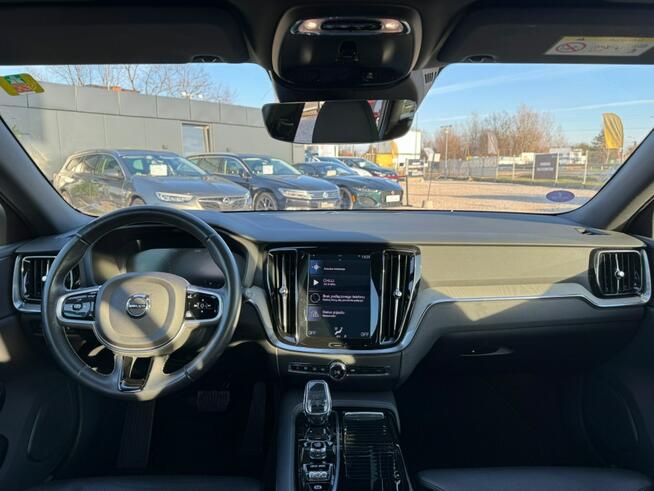 Volvo V60 Bezwypadkowy / Drugi Właściciel / Panorama / LED / Nawigacja /FV Marża