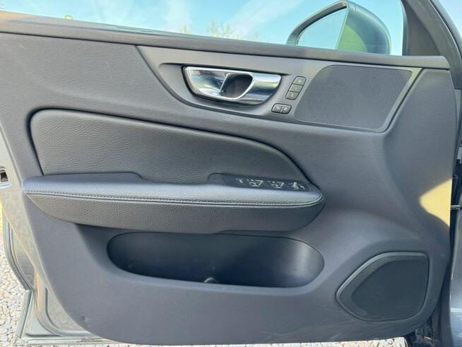 Volvo V60 Bezwypadkowy / Drugi Właściciel / Panorama / LED / Nawigacja /FV Marża