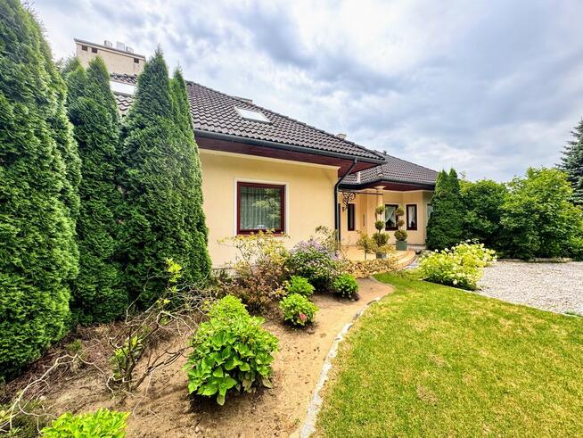 Unikatowy dom z dużą działką w zielonej okolicy