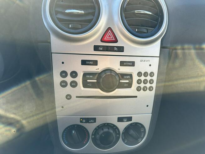 Opel Corsa 5 drzwi, mocny silnik, niezawodna benzyna, klimatyzacja, Aux, Isofix