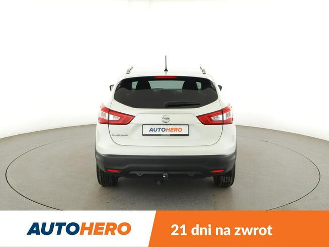 Nissan Qashqai Connect Edition panorama navi hak kamera360