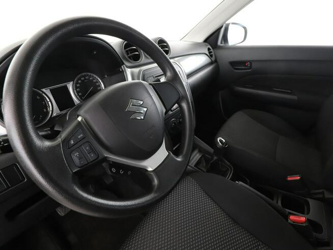 Suzuki Vitara klimatyzacja hak bluetooth multifunkcja