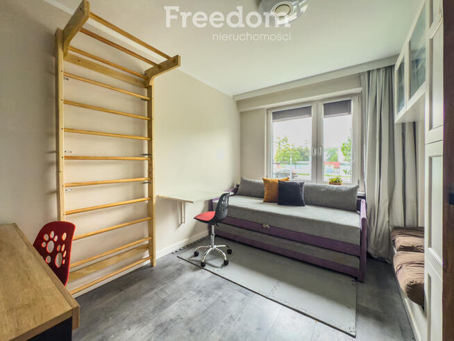 Mieszkanie–4 pokoje,72,5 m²,loggia,parter,Pieczewo