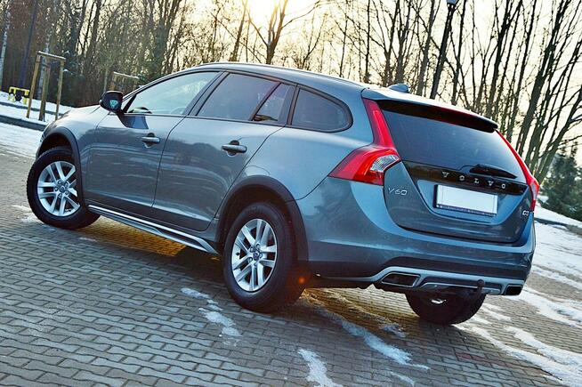 Volvo V60 Cross Country 2,0D3 150Km Ledy Navi Klimatronik Parktronik Digital City Super Stan