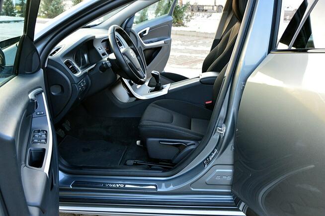 Volvo V60 Cross Country 2,0D3 150Km Ledy Navi Klimatronik Parktronik Digital City Super Stan