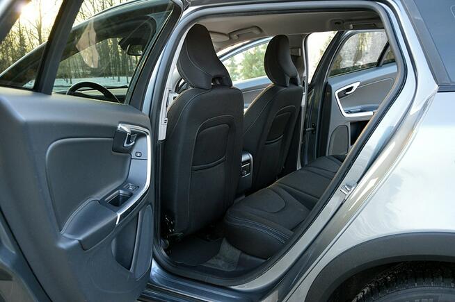 Volvo V60 Cross Country 2,0D3 150Km Ledy Navi Klimatronik Parktronik Digital City Super Stan