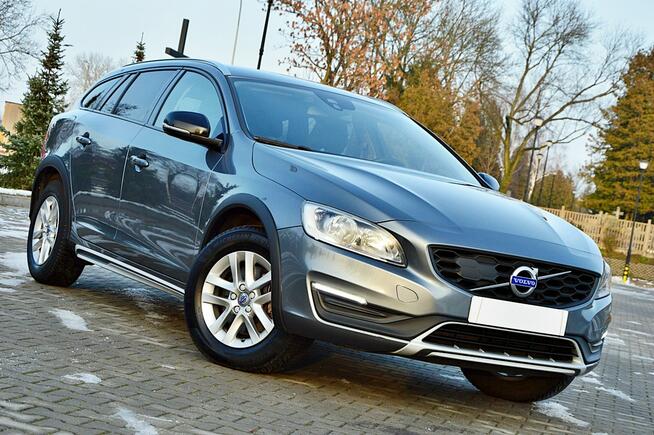 Volvo V60 Cross Country 2,0D3 150Km Ledy Navi Klimatronik Parktronik Digital City Super Stan