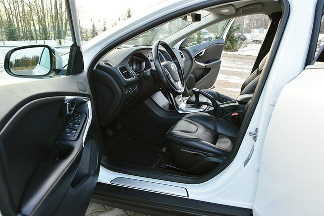 Volvo V40 Ocean Race Ledy Panorama Dach Digital Skóra Navi Kamera Full Opcja