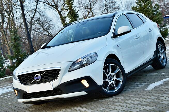 Volvo V40 Ocean Race Ledy Panorama Dach Digital Skóra Navi Kamera Full Opcja