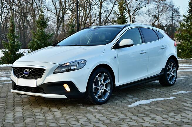 Volvo V40 Ocean Race Ledy Panorama Dach Digital Skóra Navi Kamera Full Opcja