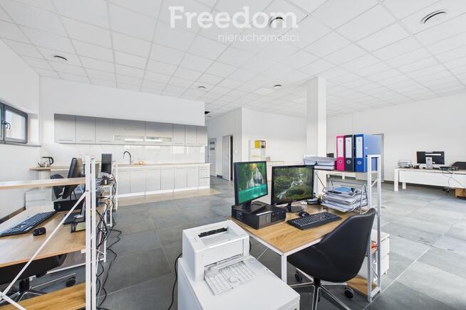 Nowoczesna hala produkcyjno - magazynowa.