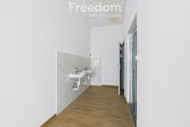 Nowoczesna hala produkcyjno - magazynowa.