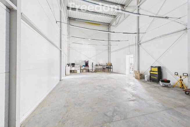 Nowoczesna hala produkcyjno - magazynowa.