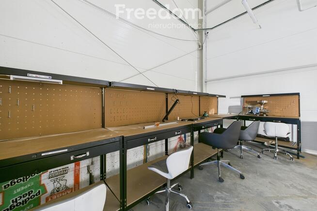 Nowoczesna hala produkcyjno - magazynowa.