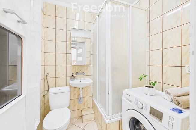 Przytulna kawalerka z widokiem na park.