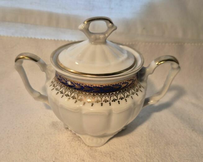 Trio śniadaniowe filiżanka spodek talerzyk + cukierniczka