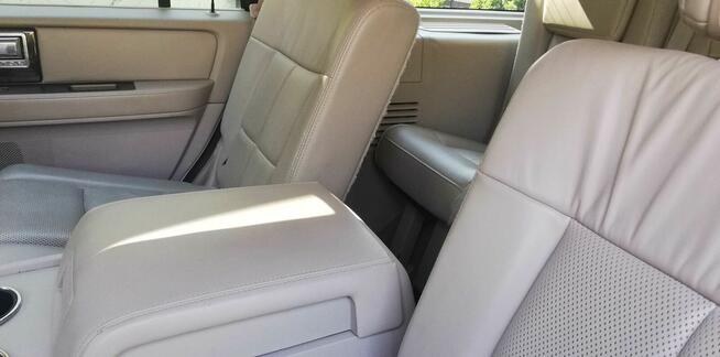 Luksusowy Lincoln Navigator,5,4l ,4x4, 7osób, 2014r.