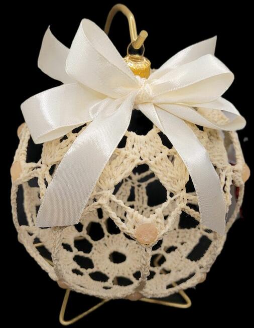 Bombka ręcznie wykonana na stojaku