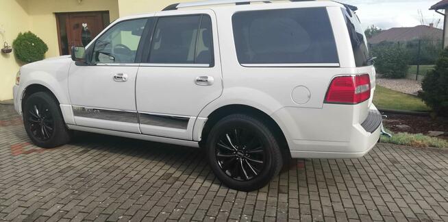 Luksusowy Lincoln Navigator,5,4l ,4x4, 7osób, 2014r.