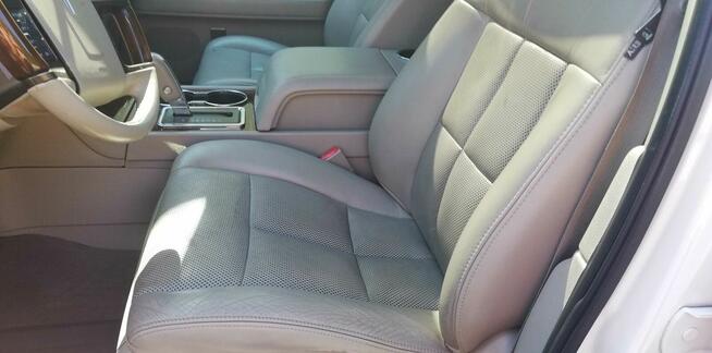 Luksusowy Lincoln Navigator,5,4l ,4x4, 7osób, 2014r.