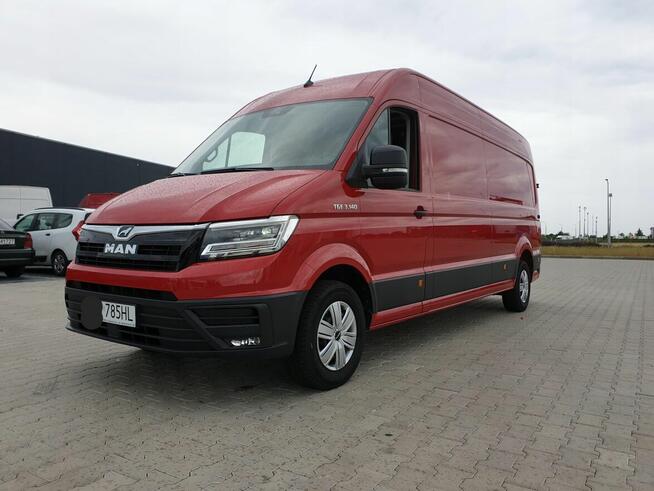 Transport busem towarowym