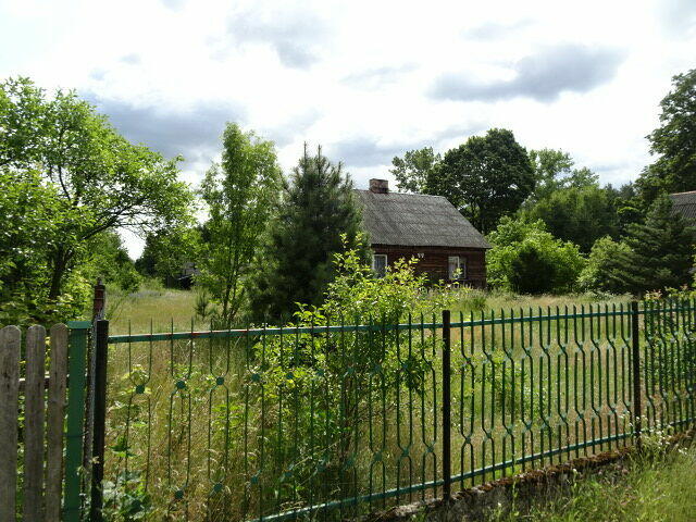 Syndyk sprzeda udziały 3/16 oraz 3/16 - Sadek - 20%