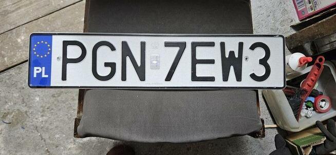 sprzedam pozostałość po przyczepie dokumenty