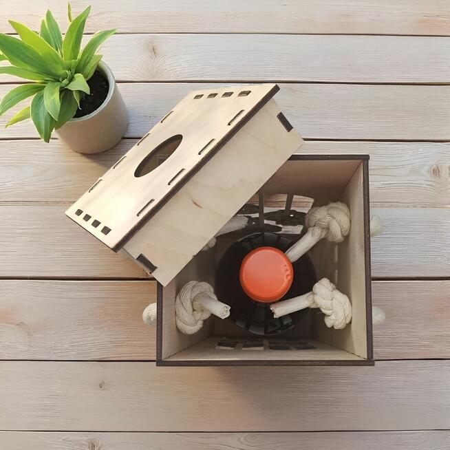 Świąteczna Drewniana Skrzynka na Wino - Idealna na Prezent