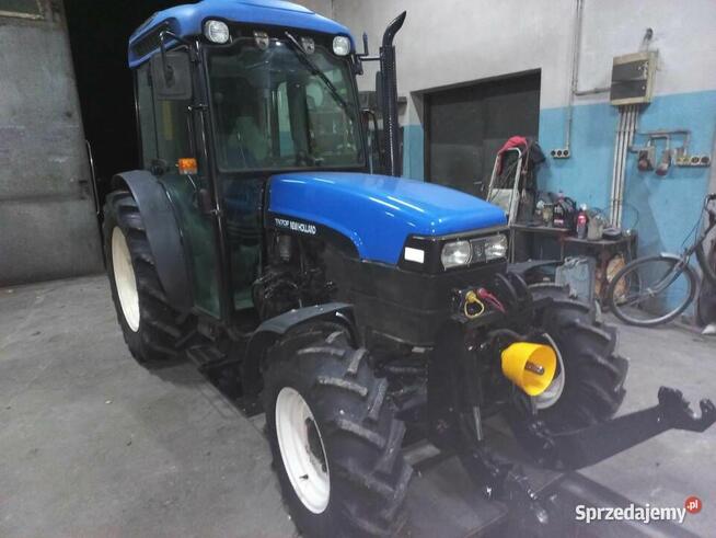 New Holland TN75 ,2002 r ,TUZ VOM do zamiatania odśnieżania