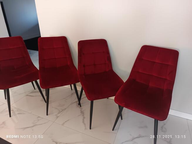Krzesła welurowe cztery sztuki