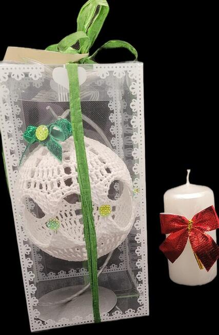 Bombka ręcznie wykonana na stojaku