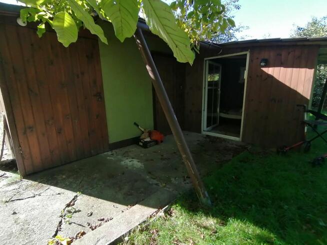 Działka rekreacyjna ROD nad strumykiem