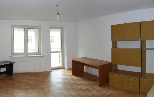 Ciche 2 pokoje z balkonem idealne dla pary lub pracującej