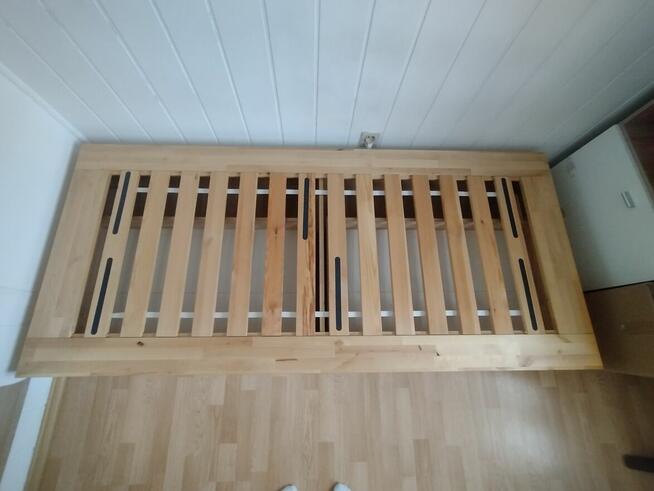 Łóżko pojedyncze z szufladami