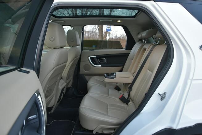 Land Rover Discovery Sport HSE 2.0 BENZYNA 241KM XI.2016r. SALON 4x4 7os. Skóra Kamera Panorama