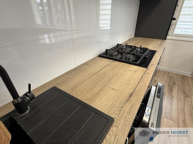 Dwa pokoje, pierwsze piętro, balkon, piwnica, park