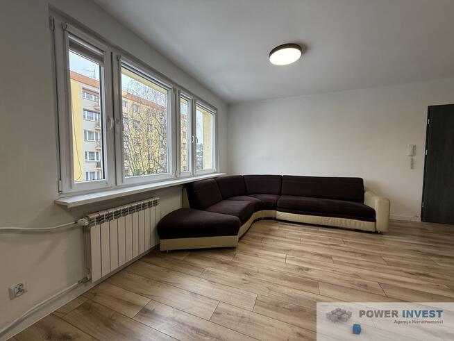 Dwa pokoje, pierwsze piętro, balkon, piwnica, park