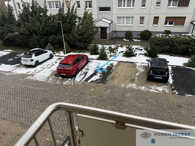 Dwa pokoje, pierwsze piętro, balkon, piwnica, park