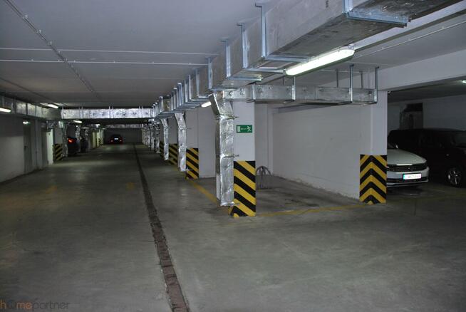 Garaż Wrocław Krzyki, Południe, rondo Powstańców Śląskich