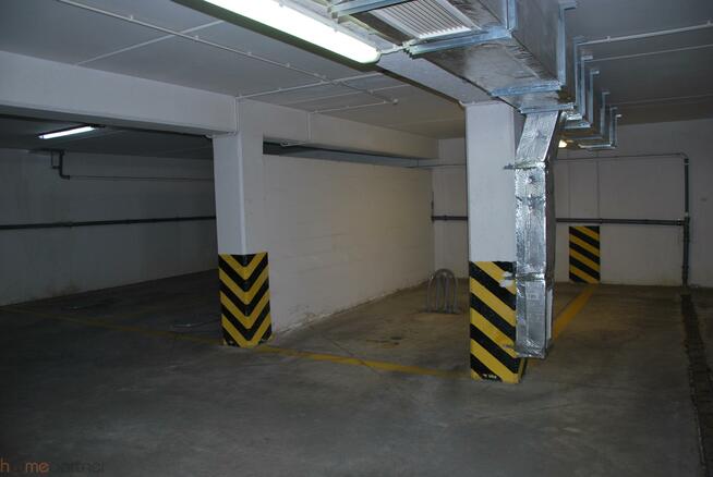 Garaż Wrocław Krzyki, Południe, rondo Powstańców Śląskich