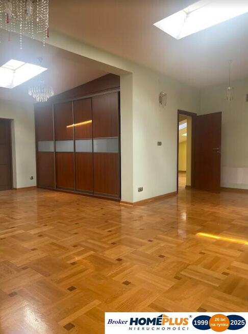 Lokal mieszkalny o pow. 200 m2 w Centrum Wołomina.