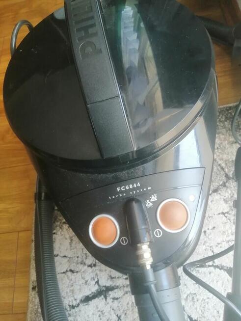 Odkurzacz piorący Philips FC 6840 series