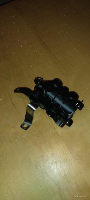 PRZEWODY CHŁODNICY OLEJU TERMOSTAT BMW 3 G20 330e 2.0i 84815