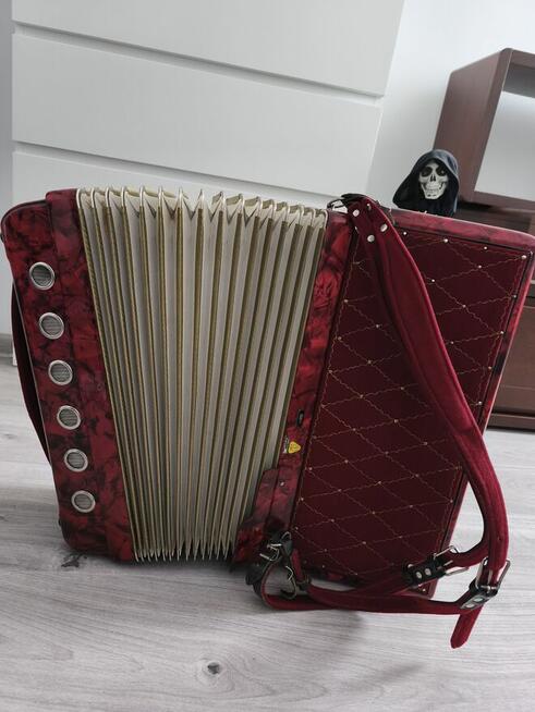 Sprzedam akordeon HORH 120 basów