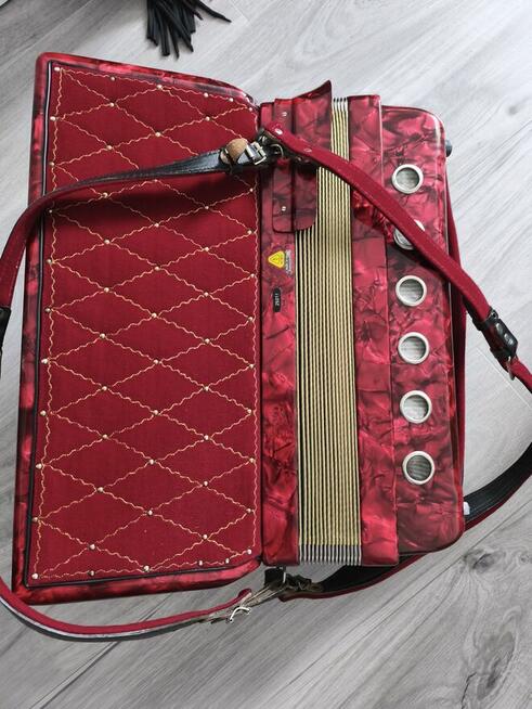 Sprzedam akordeon HORH 120 basów