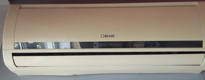 Klimatyzator z agregatem.