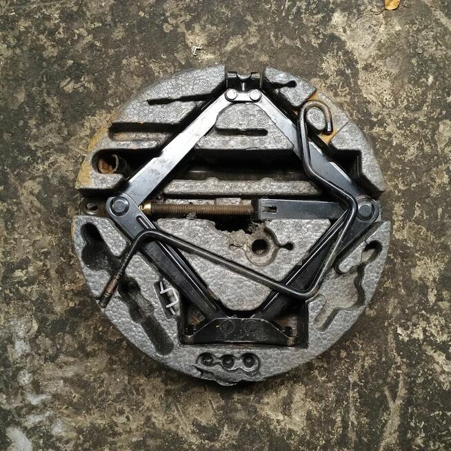 Lewarek Opel podnosnik zestaw w kolo zapasowe.