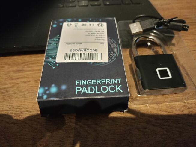 Inteligentna kłódka na odcisk palca