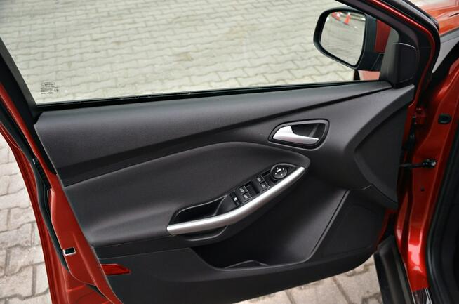 Ford Focus 125KM*Benzyna*100tys km*Asystent Parkowania*Serwis*Niemcy